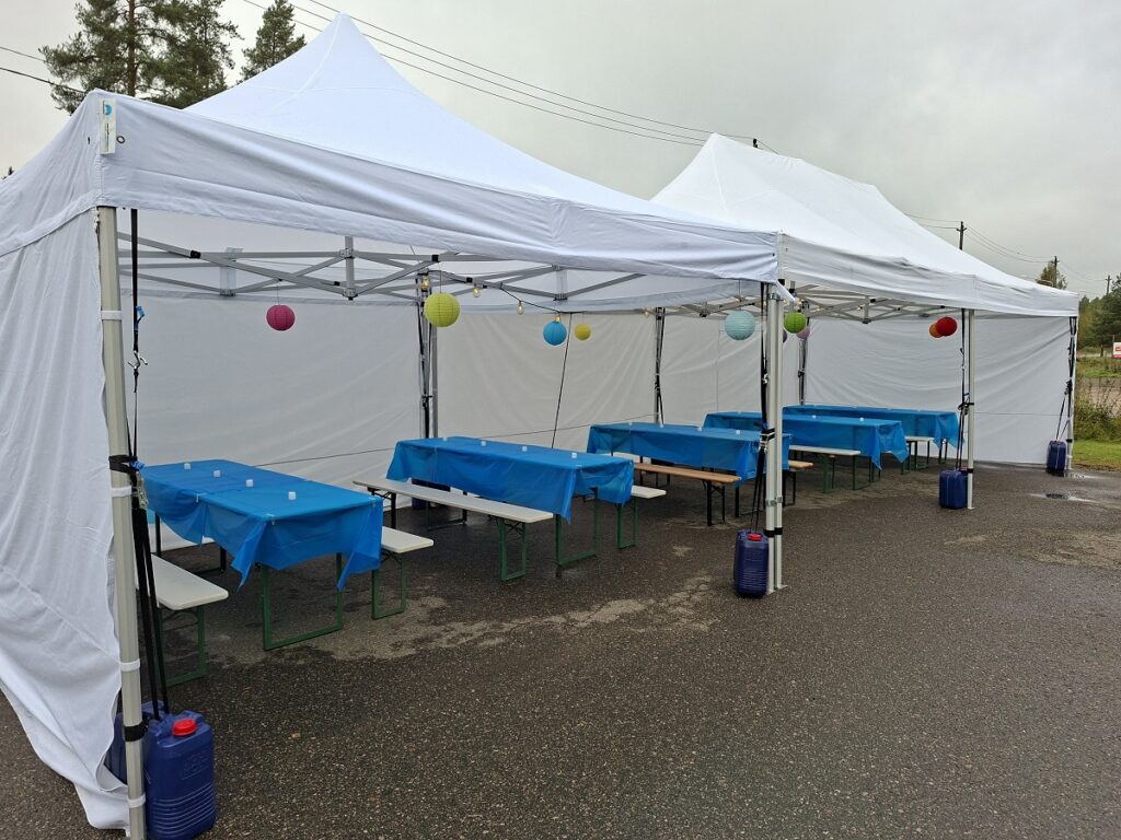 Teltat yhdistettynä